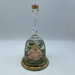 VINTAGE CINDERELLA DISNEY
GLASS BELL SNOW GLOBE JANE LUNGA ENCHANTED MOMENT
1991